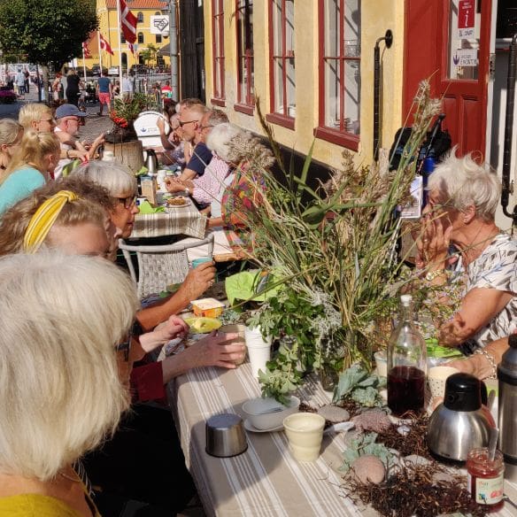Gratis morgenbord i hovedgaden