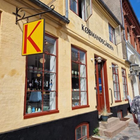 butikken set udefra